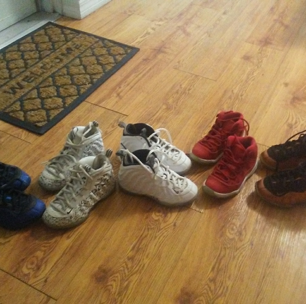 Toddlers sneakers size 12